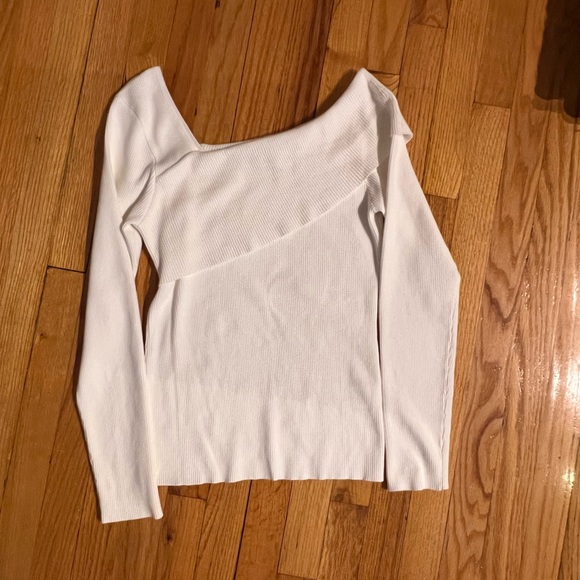 NWOT One Shoulder Sweater - Picture 4 of 7